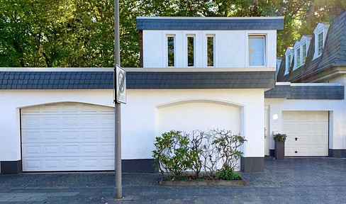 Detached house in Müngersdorf, near Stadtwald (city forest).
