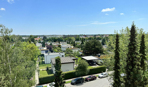 Über den Dächern von Königsbrunn mit tollem Fernblick bis zu den Alpen