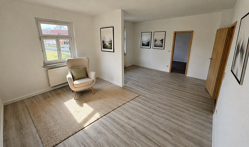 3-room apartment. Newly renovated. Includes garden and garage. €697 per month (including utilities).