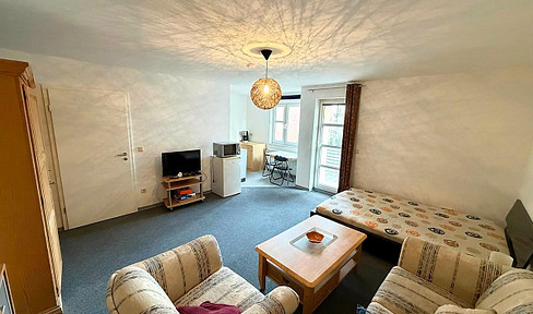 Möbliertes Apartment mit Balkon und TG-Stellplatz in Brühl — Erstbezug nach Badsanierung