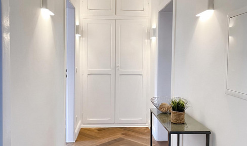 High-quality renovated apartment in the Düsseldorf area - no commission fees.