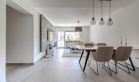 FEE-FREE! Modern 4-room ground-floor apartment with a spacious living area and terrace.