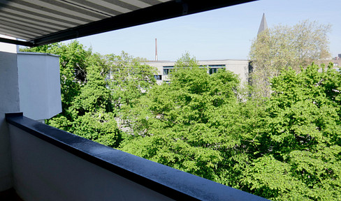 Private Sale & Not Rented: 3-Room Apartment in Düsseldorf, BILK district.