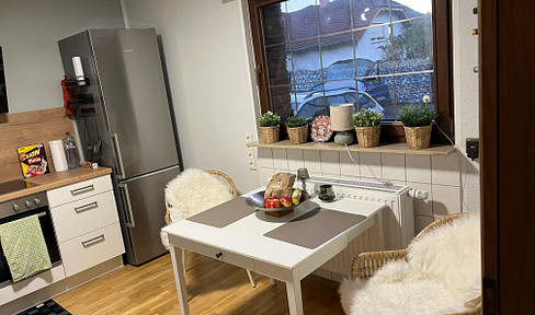 Temporary accommodation - Corner house - 3-room house with parking space, terrace, and garden.