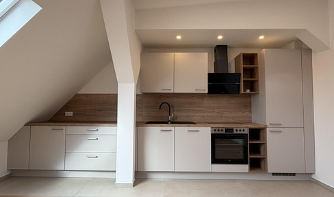 Neubau im Altbau - Lichtdurchflutete Dachgeschosswohnung in Berlin-Schöneberg