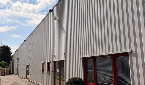 Attractive commercial building with office space in a prime location in Paderborn.