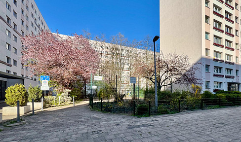 Sonnige 4-Zimmer-Wohnung am Alexanderplatz - provisionsfrei