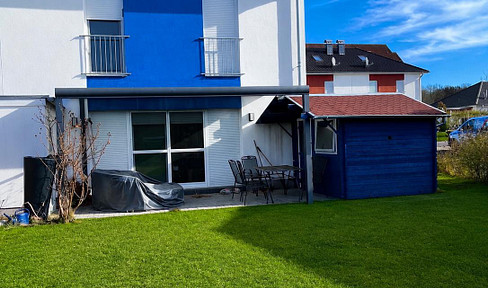 Neuwertige Doppelhaushälfte mit Wärmepumpe, Einbauküche & großem Garten – provisionsfrei