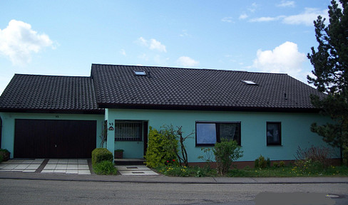 Bright, furnished apartment with a rooftop terrace for rent in Maulbronn.