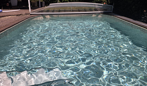 Modernisierte 5-Zimmer-EG-Whg mit grossen Garten,Pool und direktem Garagenzugang