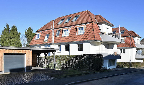 Apartment for sale: Living space on two levels! Balcony, underground parking garage, located in Stiepel, Bochum. Available immediately!
