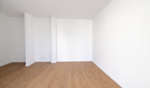 Erstbezug nach Renovierung! 2 Zimmer Wohnung mit moderner EBK im beliebten Stadtfeld-Ost