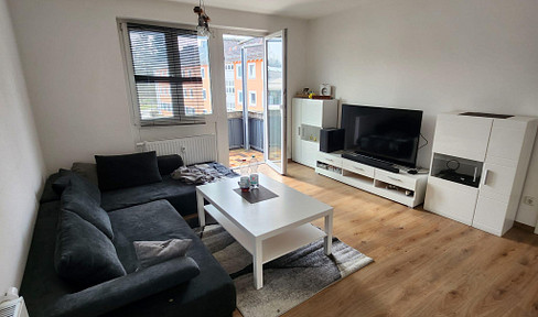 Top Sanierte 3 Zi Wohnung mit Balkon in ruhigem Zentrunsnahem Wohnviertel