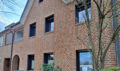 Apartment, located on the upper floor and with an attic space reserved for future development.