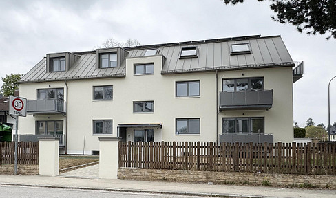 First occupancy after extensive renovation: Stylish 3-room apartment with balcony in Munich-Trudering - Unit 1.