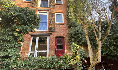 Spacious 3-room apartment in a historic building in Lüneburg, with 114 square meters.