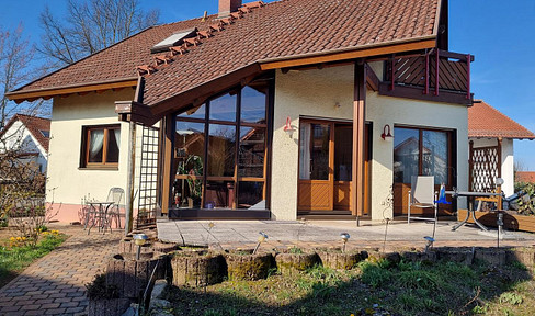*** ATTRAKTIVES TOP-GEPFLEGTES FREISTEHENDES ANWESEN  IN TOLLER  LAGE ZU VERKAUFEN! ***