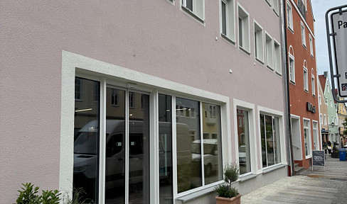 New construction - Shop/Commercial unit - Located in the heart of the old town.