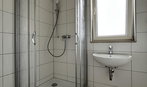 First occupancy after renovation - small 3-room apartment on the ground floor with a shower bathroom.