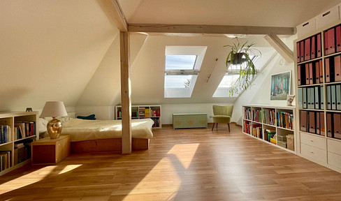 Schön geschnittene 3,5 Zimmer Maisonettewohnung mit Balkon in gehobener Lage in Markkleeberg West