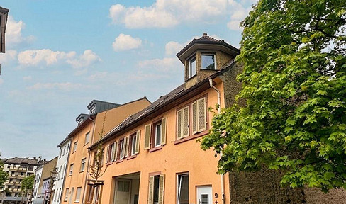 Cozy 2-room apartment on the ground floor.