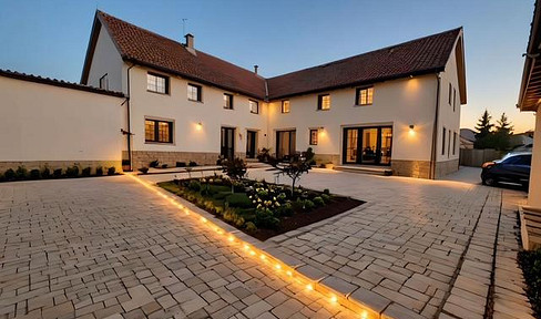 Großharthau, near Dresden: Large house suitable for renovation and expansion, with a large plot of land.