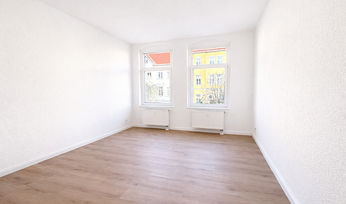 Brand new apartment after renovation! 2-room apartment with a modern, fully equipped kitchen in the popular Stadtfeld-Ost district.