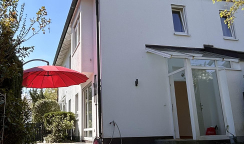 Eigenheimglück im Obermenzing: Quatrohaus mit eigenem Garten mit viel Privatsphäre provisionsfrei