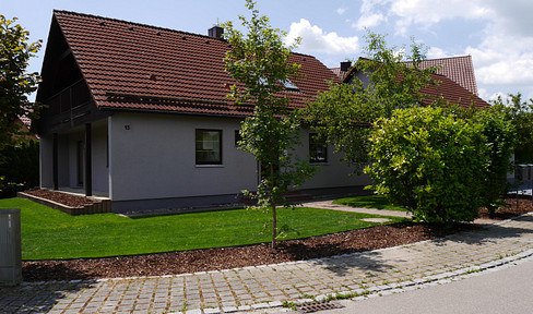 Attractive 7-room house suitable for a single family or two families, located in Berg im Gau.