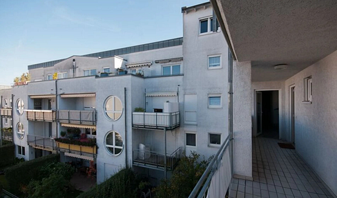 Spacious 2-room apartment near the historic center of Durlach, with a balcony.