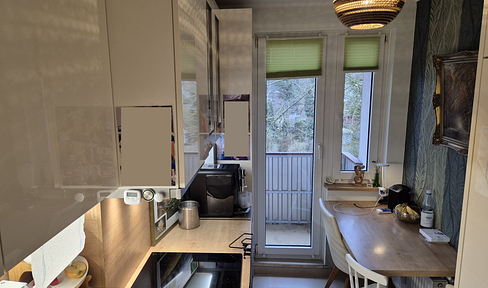 Quiet, green, and well-maintained: 3-room apartment with 2 balconies and fitted kitchen in Hastedt – available from autumn 2027.