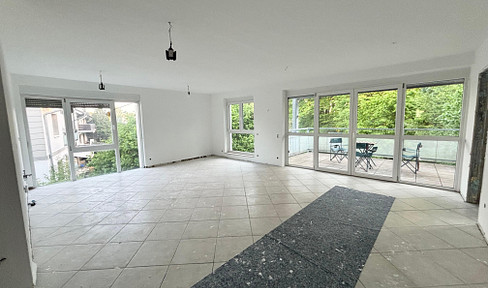 Newly renovated 5-room apartment with a large south-west-facing balcony in Bruchköbel.