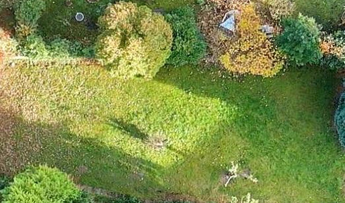 Buildable plot of land, 404 square meters, plus access road (Nuremberg-Steinplatte).