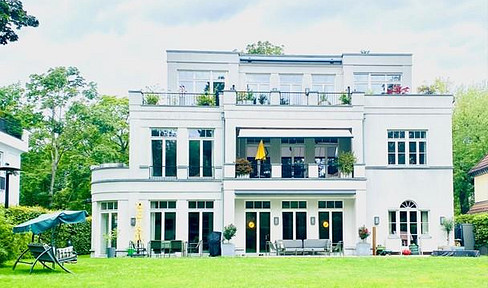 Luxury, practically new apartment for sale in a prime location in Berlin-Grunewald, directly from the owner.