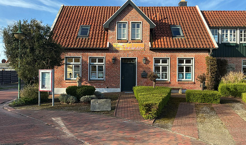 Attractive commercial property in a central location in Hooksiel.