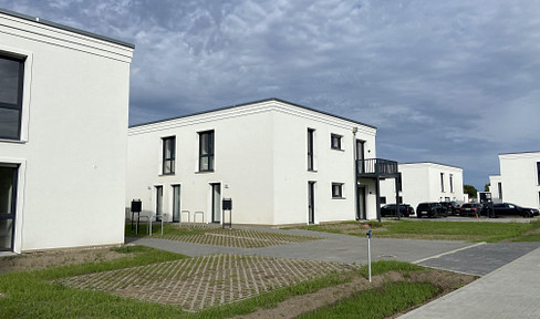 Exclusive 3-room apartment with a garden – ideal for working from home and relaxing.