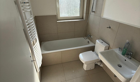 Bright 2.5-room apartment with a balcony, daylight bathroom, and a quiet location in Hamm.