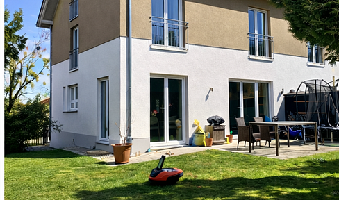 Perfect family home on the Ammersee lake – 7+3 rooms, garden, excellent connection to Munich.