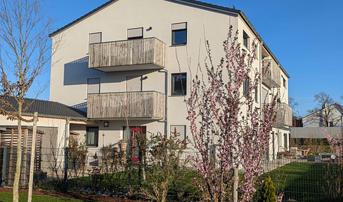 Attractive 2-room apartment with balcony in Kirchheim.