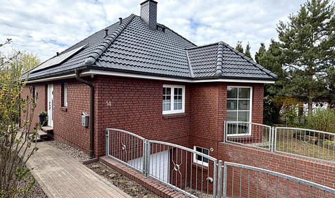 " Idyllisches Familienrefugium: Großzügiges Zuhause im Grünen mit TG, Sauna & Hobbykeller "