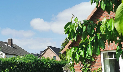 House for sale in a desirable residential area in Groß Steinrade, Lübeck.