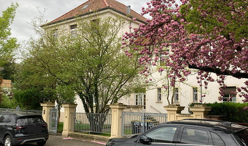 Move in and feel at home - 2.5-room garden-level apartment for rent.