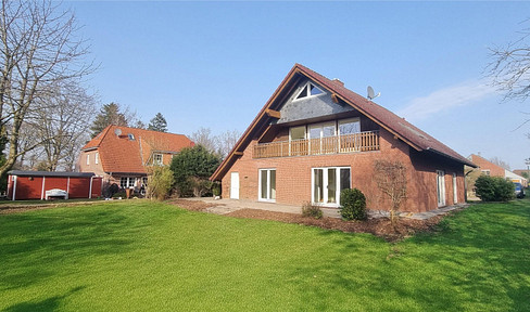 Spacious house (built in 1998) | 250 m² living space | 911 m² plot size | No commission fees.