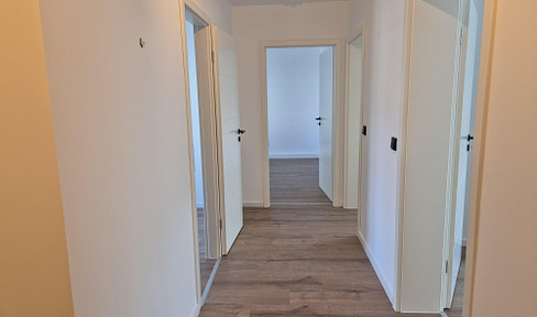 Stylishly renovated: Flexible 3-room apartment with balcony and fitted kitchen in Bamberg.