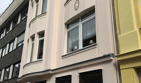 Repräsentatives, renoviertes Mehrfamilienhaus als Kapitalanlage und/oder zur Eigennutzung in A-Lage