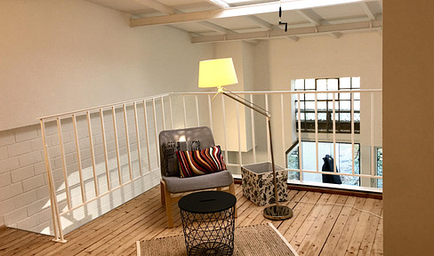 Furnished 2-room apartment, 61 square meters – Cologne-Sürth – 3 minutes to lines 16/17 – Loft-style, excellent transport links.
