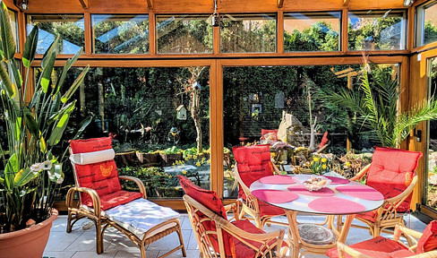 Ein Für immer Haus in ruhiger Lage: Rückzug, Wellness und flexible Einliegeroption