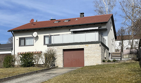 Apartment building with 3 residential units in Eichstätt, district of Landershofen.