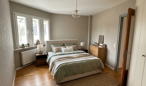 Historic charm, modern comfort: Newly renovated property, available for the first time, with maximum depreciation benefits for listed buildings.