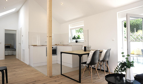 +++ Furnished "house-within-a-house" concept: self-contained 2.5-room apartment with terrace | completely renovated | S-Uhlbach +++